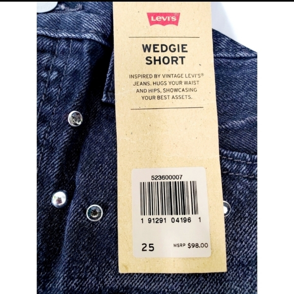 NWT Levi Black Distressed Studded Wedgie Shorts - Picture 5 of 6